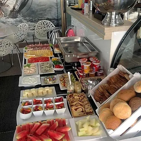Alojamento de Acomodação e Pequeno-almoço Puro - Adults Only 3*