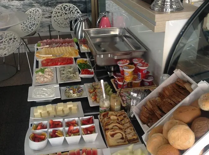 לינה וארוחת בוקר Puro - Adults Only